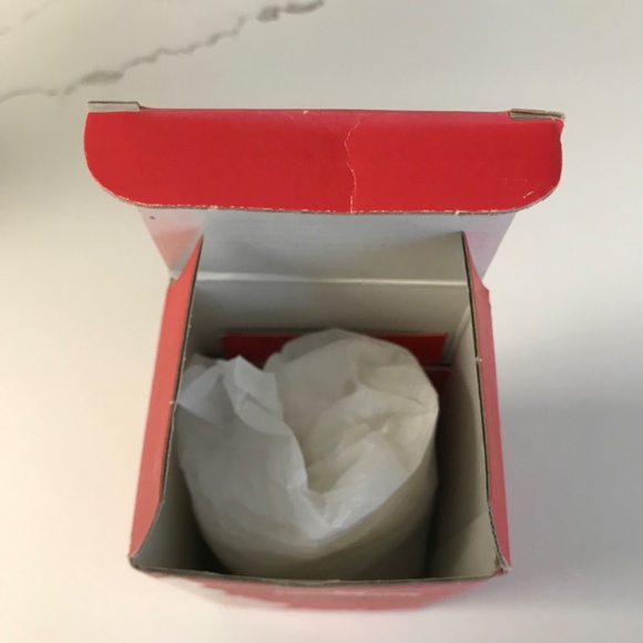 Bunnykins of the Year 2003 Royal Doulton Figurine “Eskimo” DB275 - Picture 8 of 13